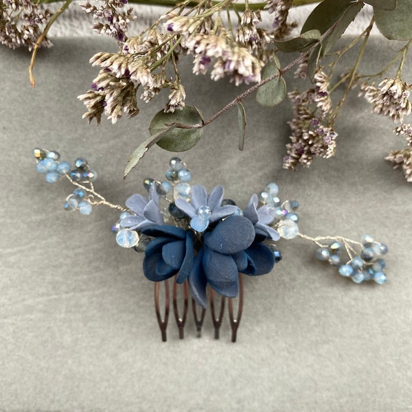 Peigne à cheveux de mariée perle bleue Accessoires pour cheveux avec des perles et des fleurs d'argile à modeler dans les cheveux nuptiale mariage cheveux fleur fille Quelque chose de bleu