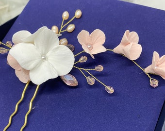 Brauthaarschmuck mit handmade Porzellan Hortensien aus Modelliermasse Haarnadeln mit Blumen und Perlen Haarschmuck