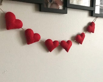 Red felt valentine heart garland, red felt heart wall decor, padded red heart wall garland,