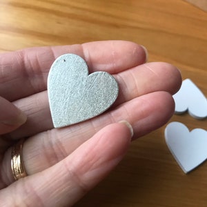 10 white painted craft hearts, 10 paintable craft hearts, Christmas craft essentials, card making hearts, wedding decorative hearts scatter, zdjęcie 3