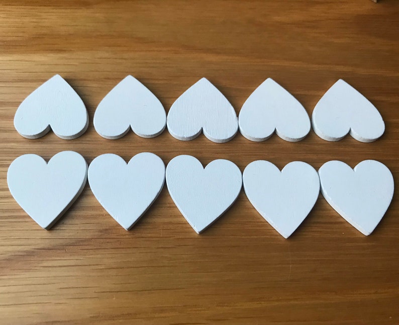 10 white painted craft hearts, 10 paintable craft hearts, Christmas craft essentials, card making hearts, wedding decorative hearts scatter, zdjęcie 1