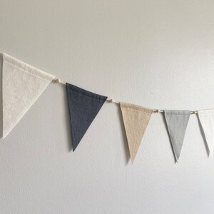 Banderoles de bébé en feutre bohème, banderoles de bébé neutres, drapeaux de banderoles en feutre gris argenté, beige, anthracite et naturel, banderoles de perles et de glands en feutre,