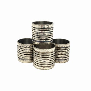 Set of 4 Vintage SILVER Metal Napkin Rings~Hand Hammered Silver Toned w/ Black Napkin Holders~Kitchen~Dinning~Boho~MCM Decor