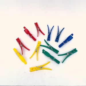 Colorful Set of 12 Vintage CLOTHES PINS~Hard Plastic Red Blue Yellow Green Clothes Pins~Seymour~Fasteners~Clips~Kitchen~Laundry~Craft