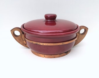 Mid-Century BAUER Casserole Dish Pot w/ Lid and Copper Holder w/ Wood Handles~Wine~Plum Colored Glaze~Kitchen Table Decor~Serving Dish