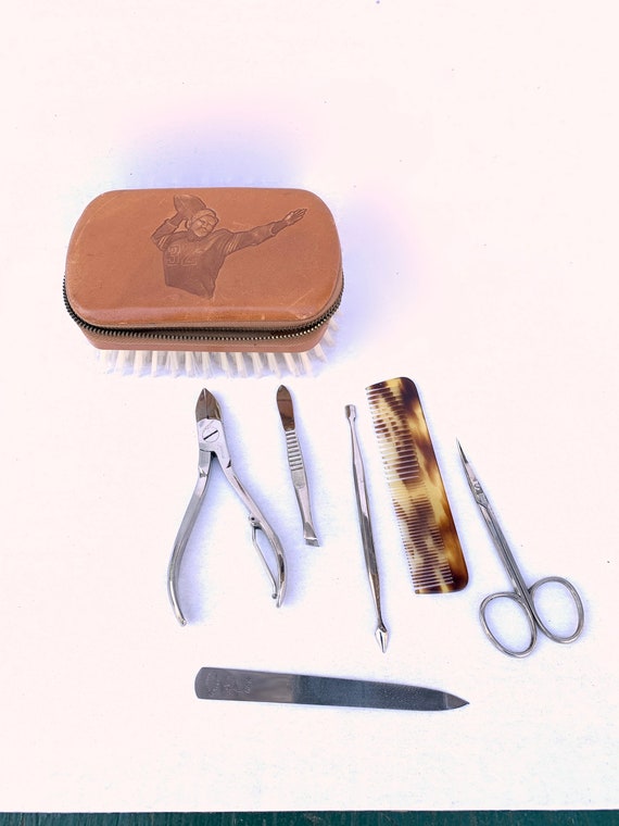 Vintage FOOTBALL Themed Grooming KitTravel Case Toil… Gem