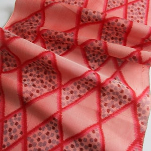 Japanese kimono fabric - Upcycle - Silk - Tsumugi -Abstract - Colour: Shades of Red, Pink and grey - Various lengths.