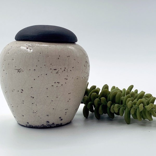 Boite céramique raku émail blanc, couvercle noir, poterie artisanale, esprit Japon