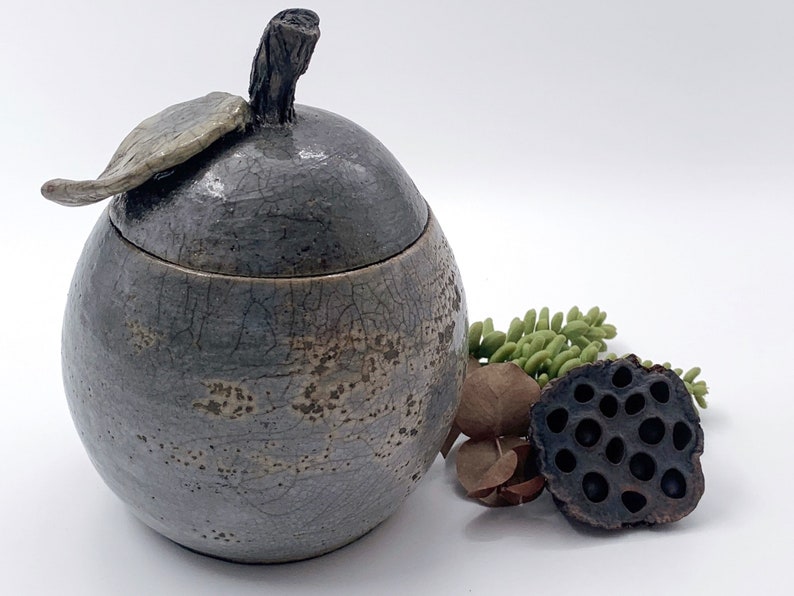 Boite céramique raku émail mauve, forme de poire, poterie artisanale image 2