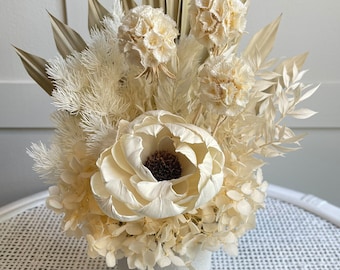 Dried Preserved Flower Arrangement with Sola Flowers / Home Decor / Floral Arrangements / Boho Arrangement / Boho Chic / Everlasting Flowers