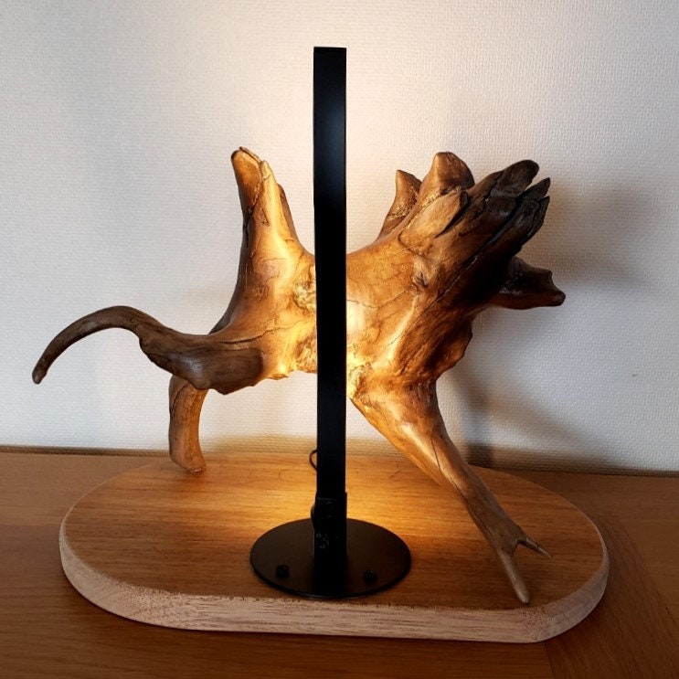 Lampe bois flotté sculpté, socle tête - Lizwood & Lokiri