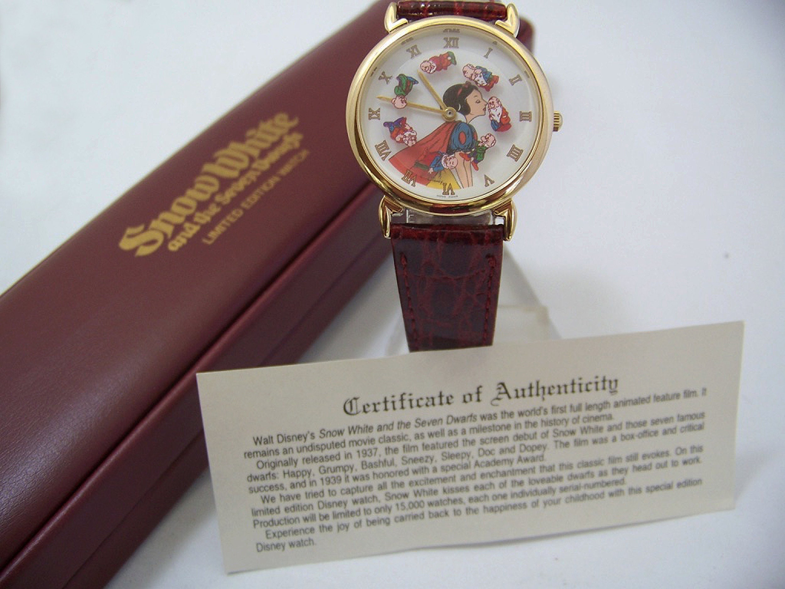 Disney Watch Snow White Kissing 7 Dwarfs Animated Pedre 