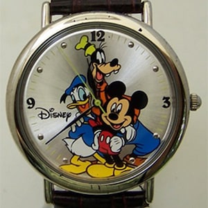 ＂７０years with Mickey  Mouse＂ 🌠 DISNEY MICKEY MOUSE 70 YEARS ANNIVERSARY VINTAGE QUARTZ WATCH