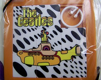 The Beatles Yellow Submarine Fossil Watch Set Limited  display picture 1