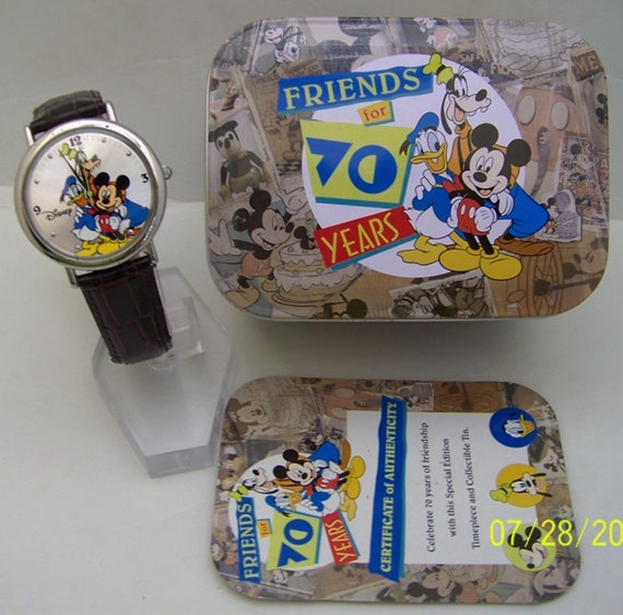 Disney 70 years of Friendship Collectable Watch Mickey Goofy Donald Watch Disney 70 Years of Friendship  main image 4