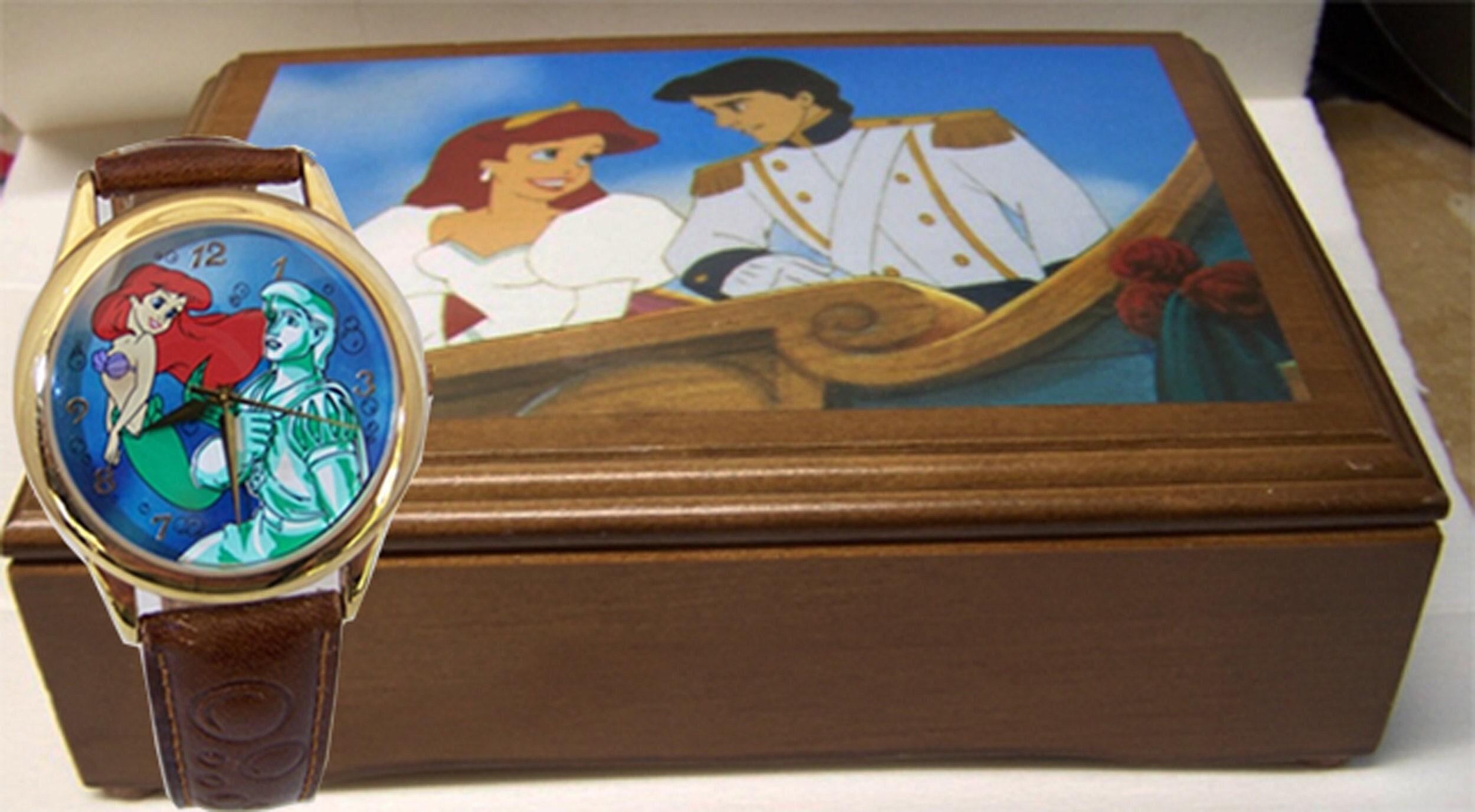 Little Mermaid Ariel Watch Set With Wooden Music Box Disney  display picture 1