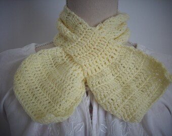 Yellow kids short crochet scarf