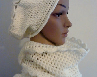 Snood white cream crochet