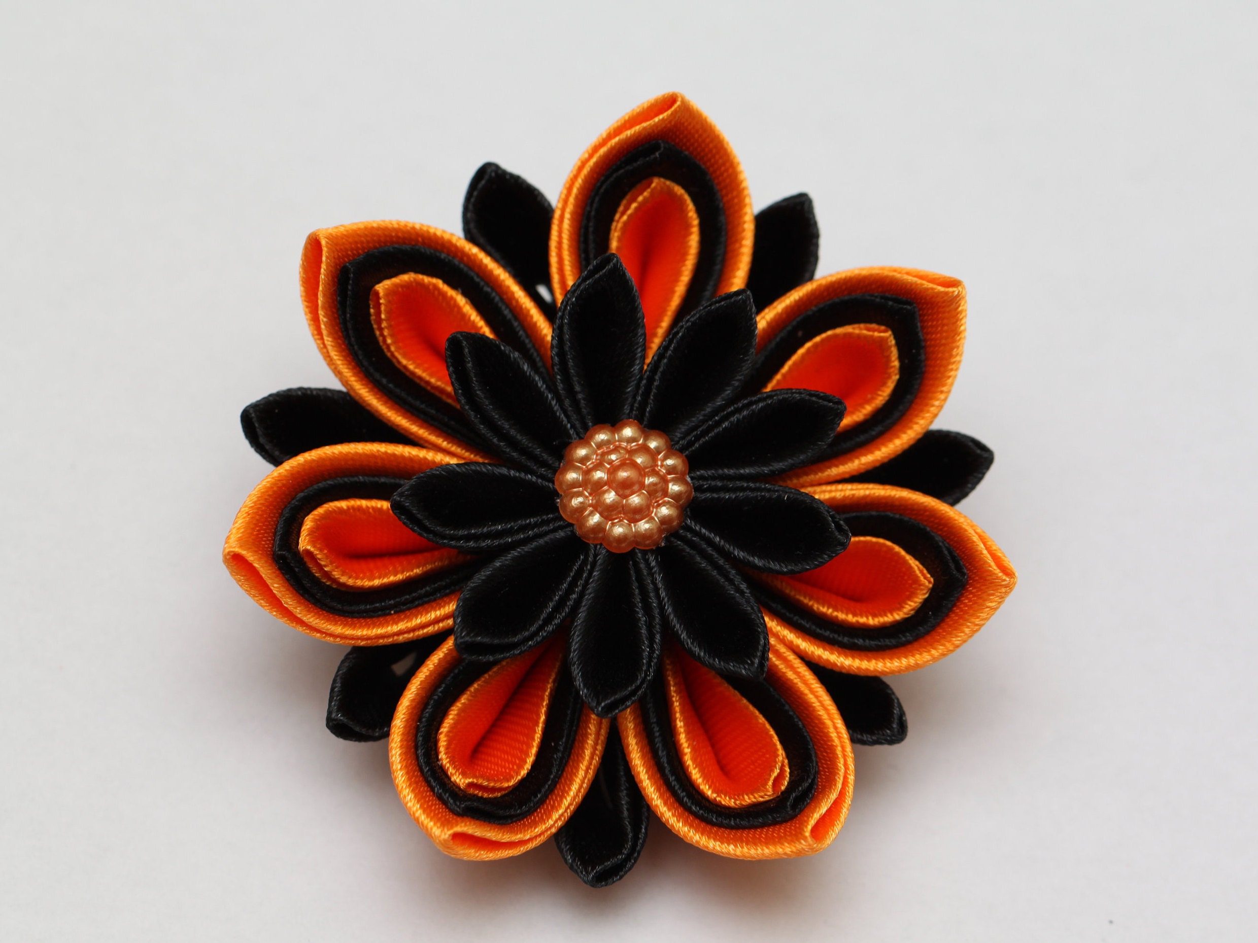 Kanzashi brooch by May 9 from the Satin St. George ribbon Kanzashi brooch by May 9 from the Satin St. George ribbon
