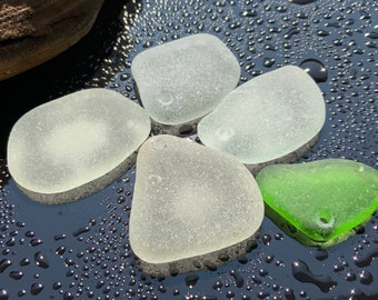 Ensemble de verres de mer percés avec trou pour création de bijoux Verre de plage blanc et vert 5 pcs Perles de verre de mer pour fabrication de boucles d'oreilles Pour projet artistique