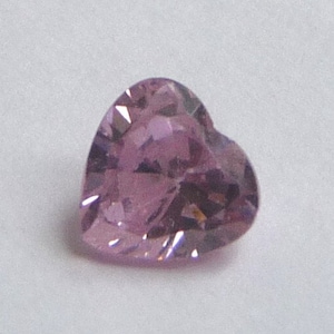 6mm Pink Heart Cubic Zirconia Gemstone (1 piece)