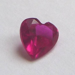 5mm Ruby Heart Cubic Zirconia Corundum Gemstone (1 piece)