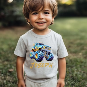 男の子用モンスタートラック幼児用 T シャツ、パーソナライズ T シャツ、名前入り T シャツ、モンスタートラック シャツ、子供用アパレル、男の子用シャツ、2T-5T シャツ