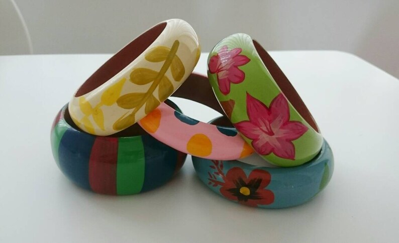 5 original retro Vintage bangles wooden bracelets ladys hand painted 60s retro vintage jewellery