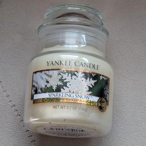 Yankee Candle, Sparkling Snow, 3.7 Oz. New Yankee Candle, Rare Scent , Gift