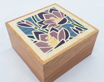 Small Wooden Trinket Box, Small Jewellery box, Oak Keepsake Box, Flower Trinket box, Small wooden gift box, Personalised gift box *