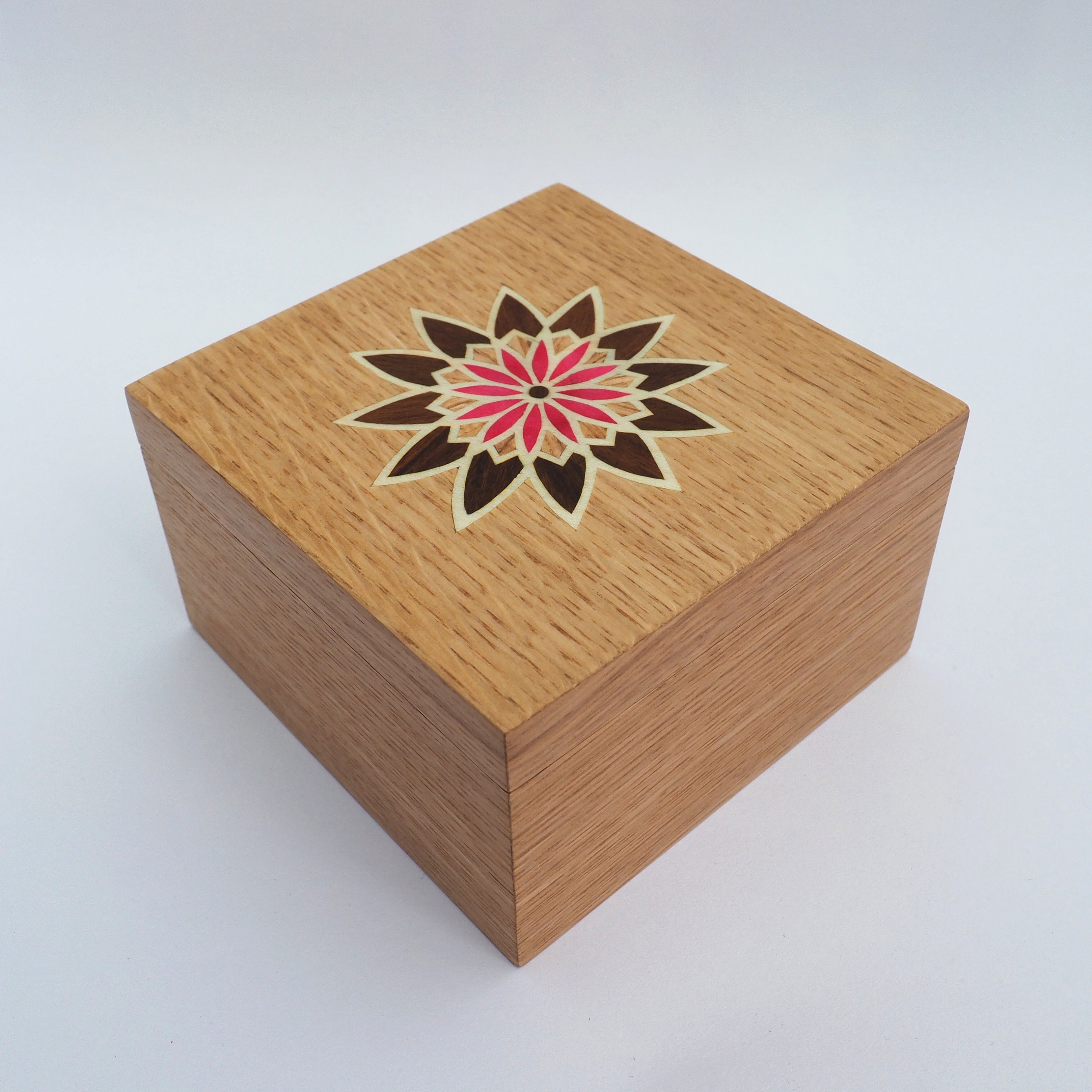 Small Wooden Trinket Box with simple Geometric Flower design Etsy