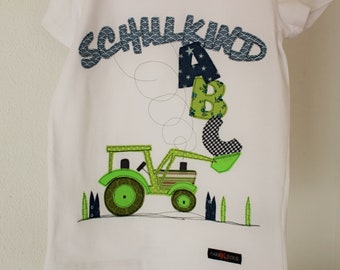 Shirt SCHULKIND.School Beginning.School Tag.Gift for School Introduction, Tractor, Schoolchild Shirt with Tractor, color kleckskerstin