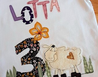 Geburtstagsshirt,Geburtstagsshirt Kinder,Namenshirt,Babyshirt,Kindershirt,Shirt mit Schaf,Schäfchen,farbkleckskerstin