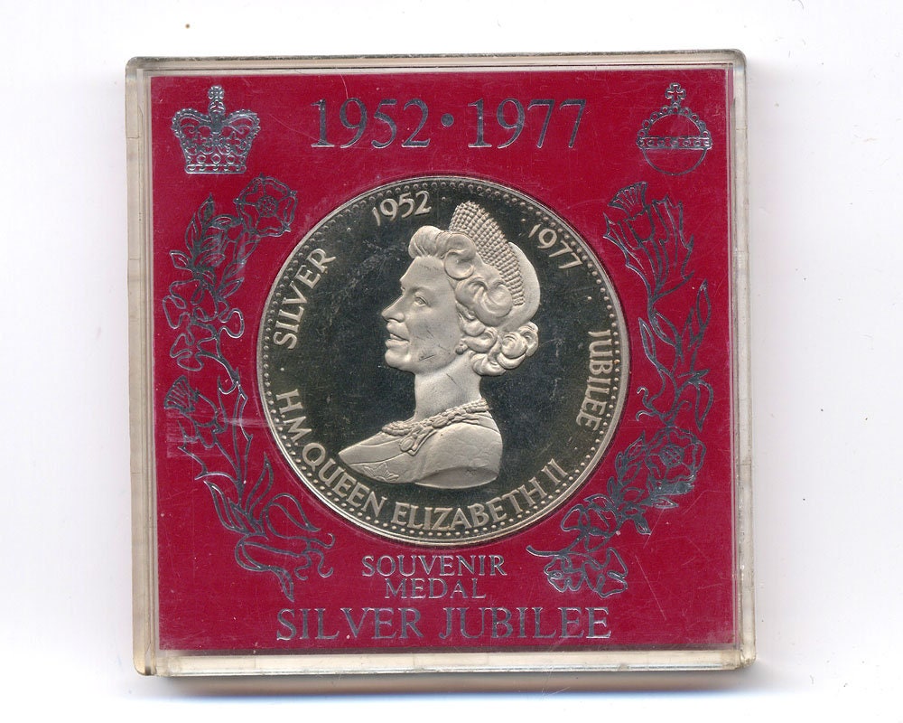 1952-1977 Queen Elizabeth II Silver Jubilee Souvenir Medal