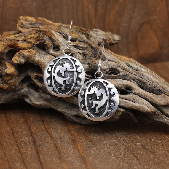 Sterling Silver Round Kokopelli Dangle Wire Earrings *