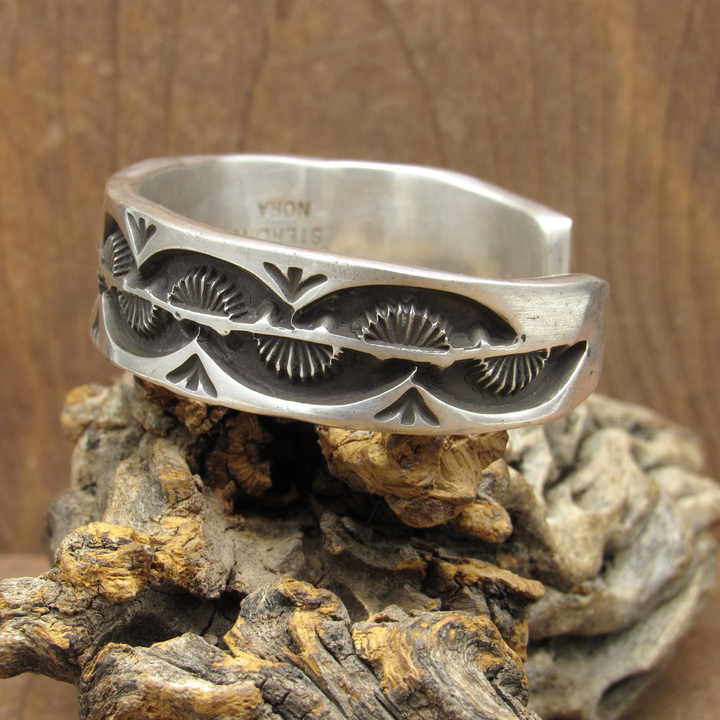 Navajo NORA STERLING シルバーバングル Vintage Heavy Sterling Silver Cuff Bracelet by Nora Bill * - Etsy