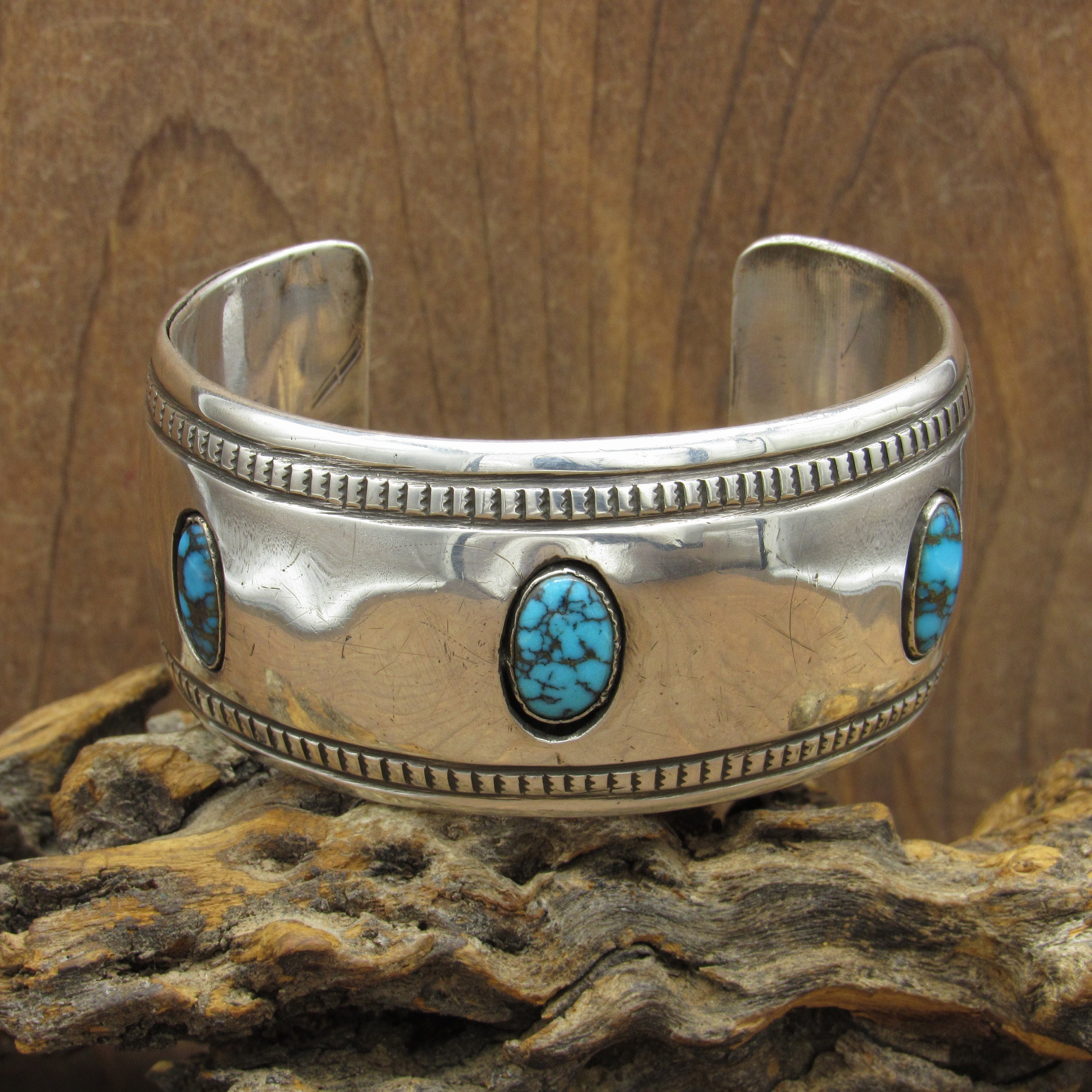 Heavy 71 Grams Vintage Native American Navajo Shield Turquoise Sterling Silver Bracelet Heavy 71 Grams Vintage Native American Navajo Shield Turquoise Sterling Silver Bracelet