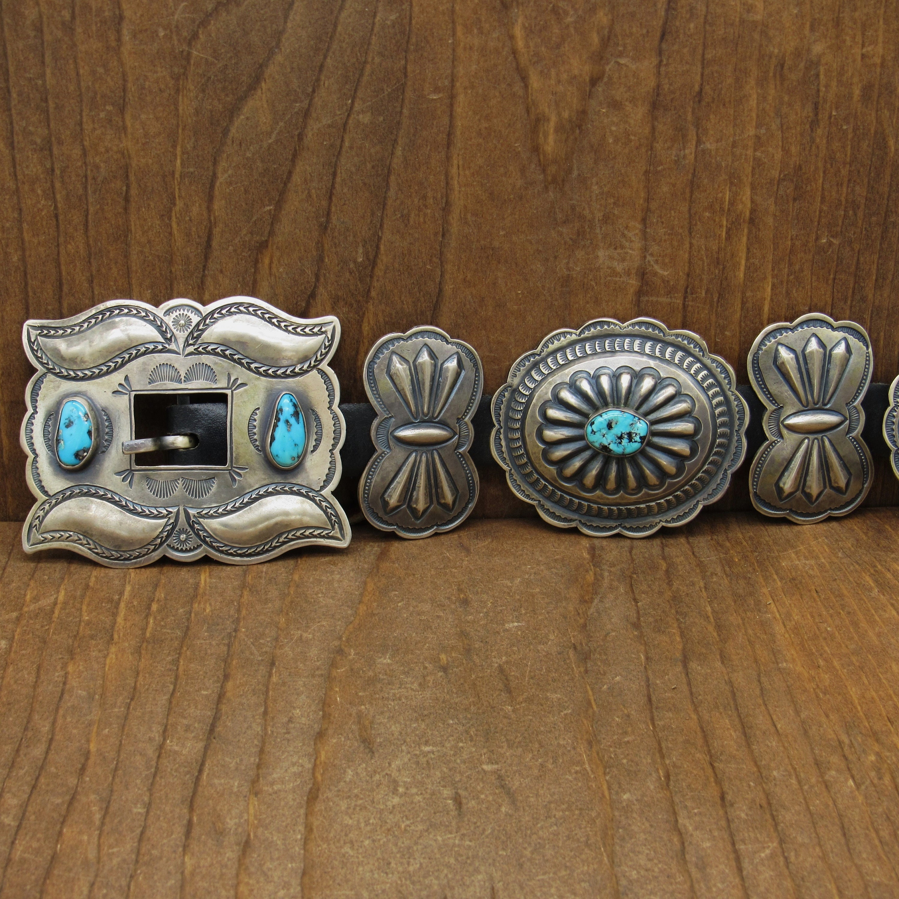 Western Concho Belt Buckle – Antique Silver Finish Turquoise Accent Silver/Turquoise CONCHO BELT ~ ARIAT Brown Leather Western  main image 2