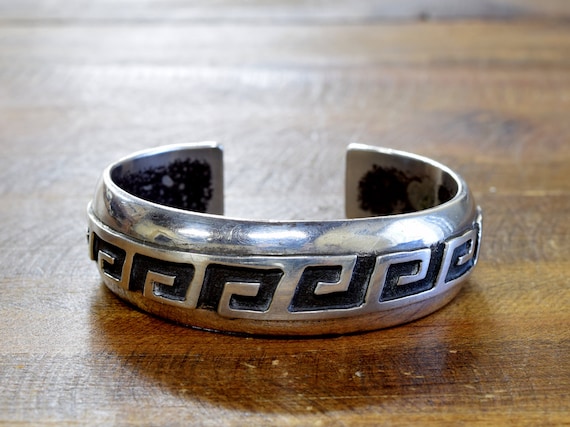 Martha Signed Vintage Native American Navajo Geomtric Sterling Silver Turquoise Bracelet Martha Signed Vintage Native American Navajo Geomtric Sterling Silver Turquoise Bracelet