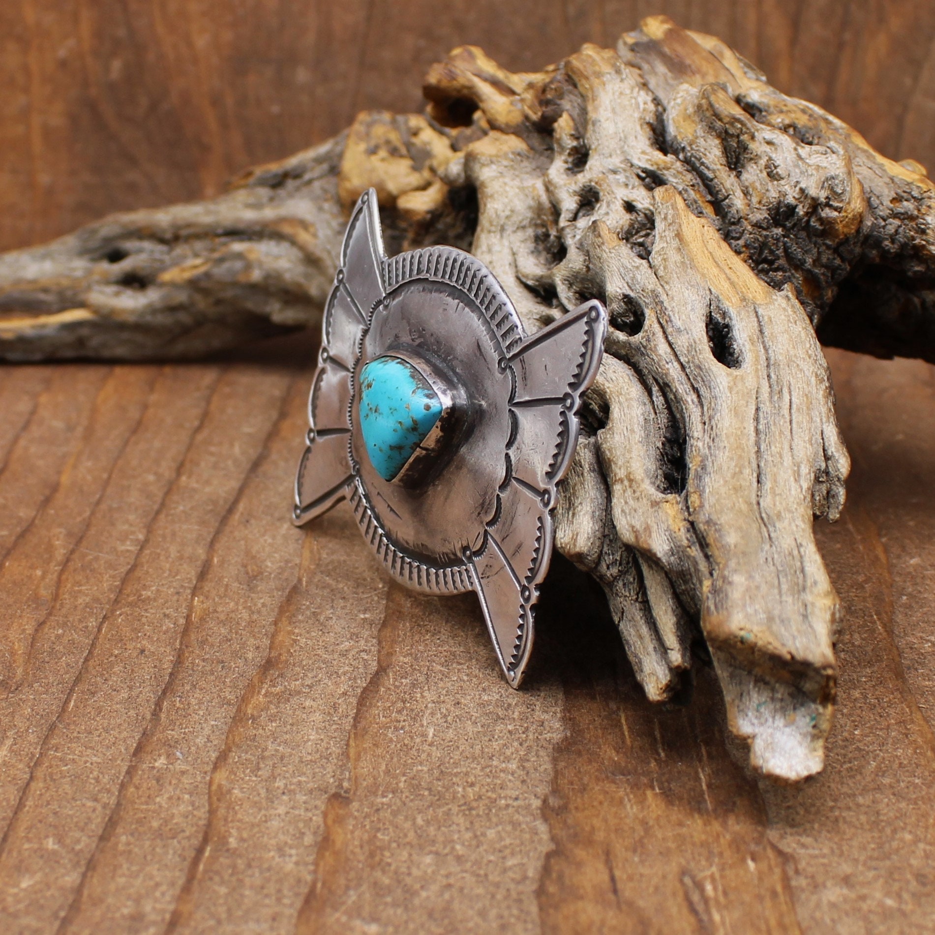 【新品未使用】 TRIANGLE TURQUOISE STAMP PIRCE Stamped 