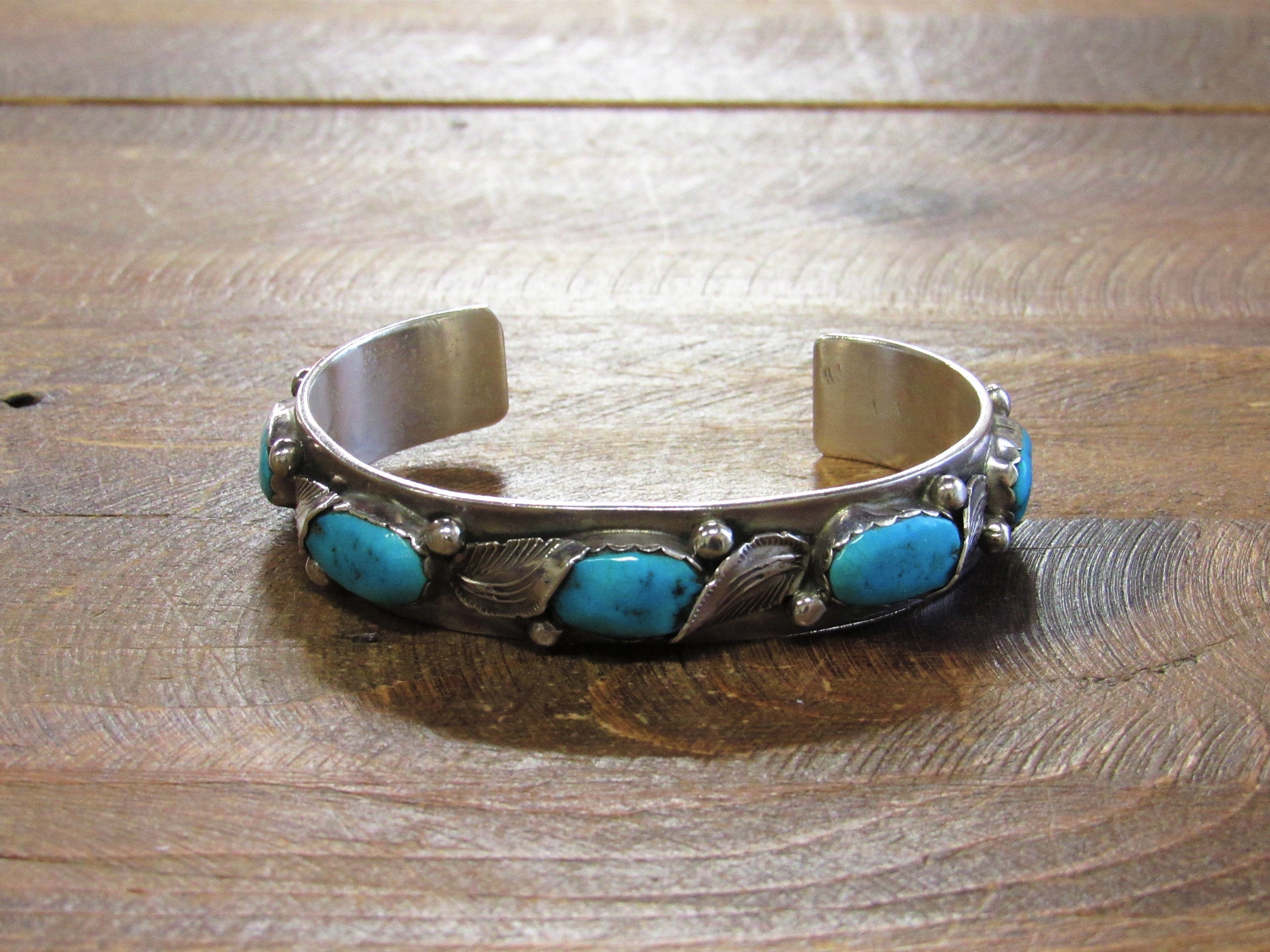 zuizui　アンティークブレス Vintage Zuni Turquoise Sterling Silver Cuff Bracelet by Carmelita