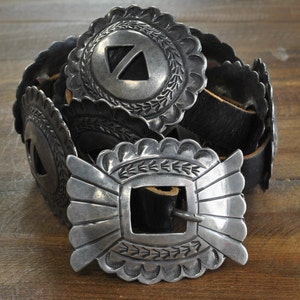 Quality Glen Willie Vintage Native American Navajo Sterling Silver Hand Wrought Concho Belt Old Quality Glen Willie Vintage Native American Navajo Sterling Silver Hand Wrought Concho Belt Old