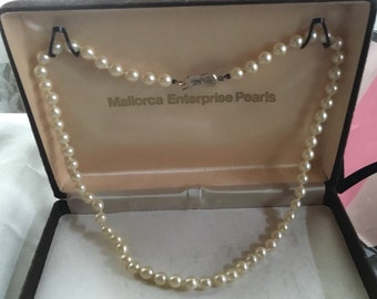 Vintage 750 Gold 18k MALLORCA Cultured Creamy Golden Pearls Beaded Knotted Necklace  2326