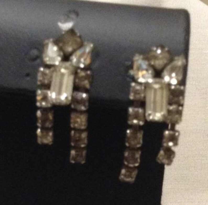 Vintage Art Deco Baguettes Rhinestone Screw Back Rhodium Dangle Earrings 6060-16 image 1