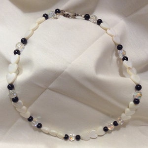 Vintage negro y blanco tallado MOP AB Corazones de cristal ónix collar con cuentas B735-1