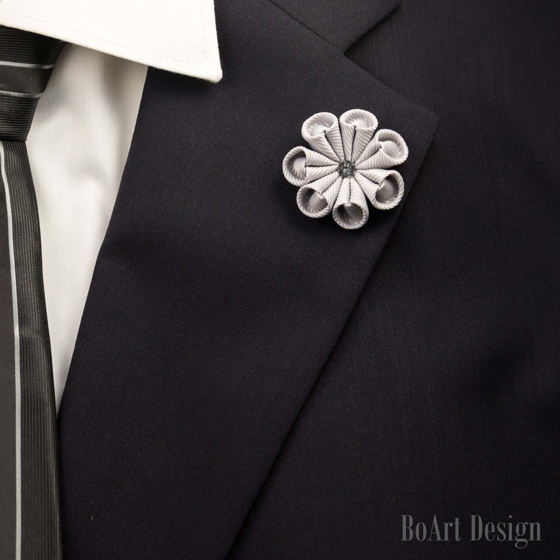Men's Flower Gray Lapel Pin main image 1