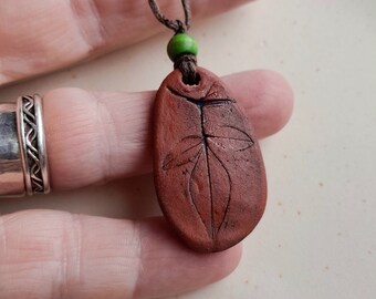 Raw pendant, valentine gift, diffuser pendant, leaf pendant, leaf necklace