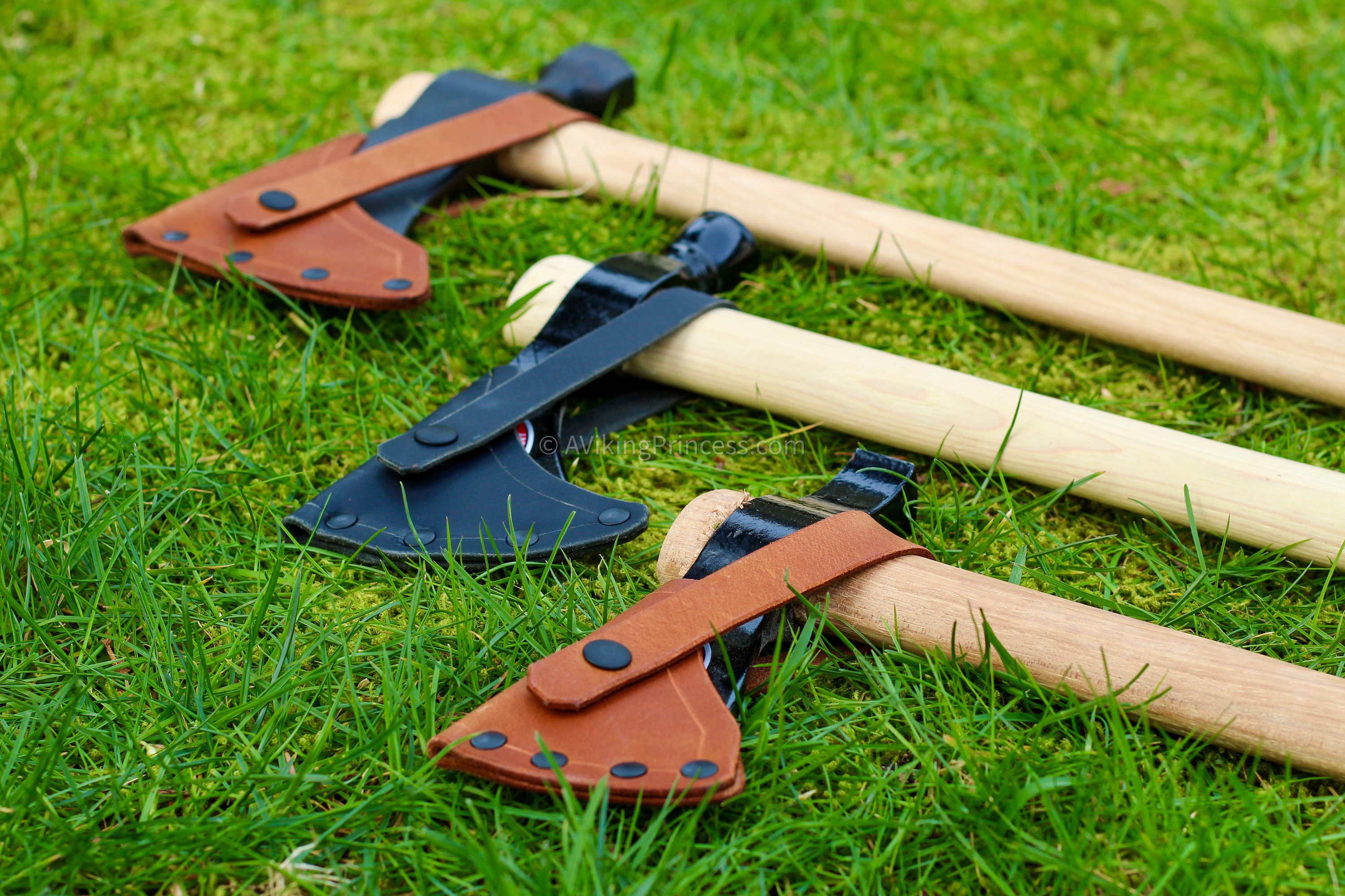 Leather Sheath for Cold Steel Tomahawk Series (Trail Hawk, Pipe Hawk, Rifleman’s Hawk and Hudson