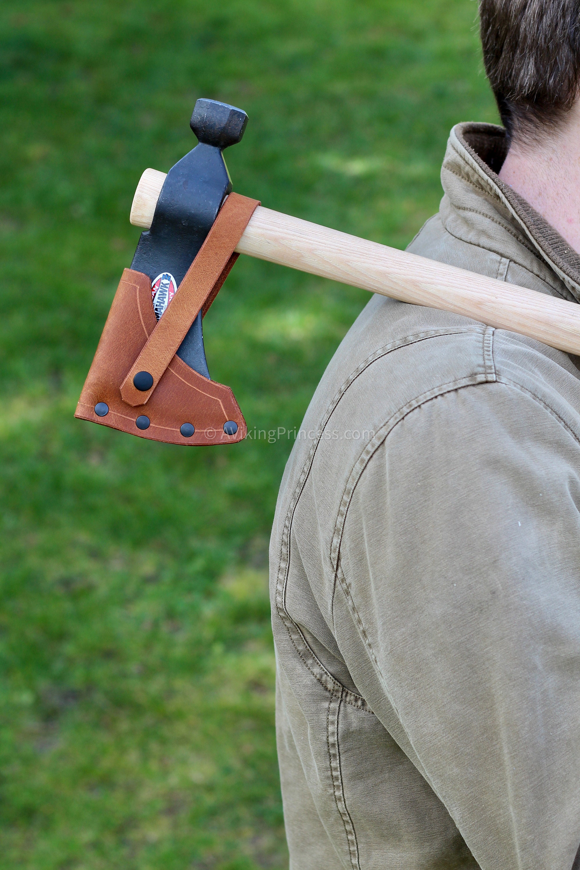 Leather Sheath for Cold Steel Tomahawk Series (Trail Hawk, Pipe Hawk, Rifleman’s Hawk and Hudson