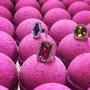 Princess Toy Bath Bomb - Bling Bath Bomb - Ring Bath Bomb